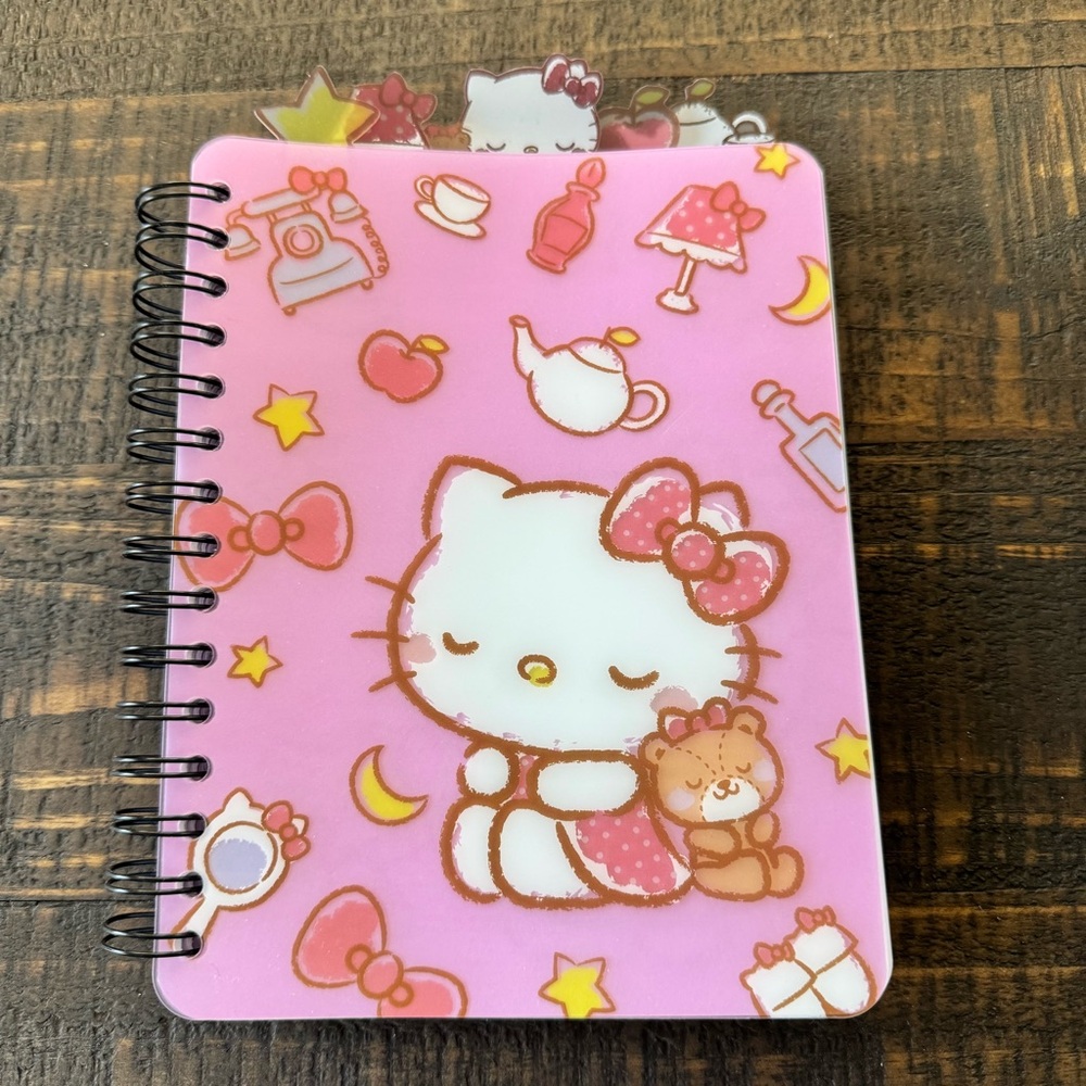 Hello Kitty Notebook 🎀 - Picture 2 of 4